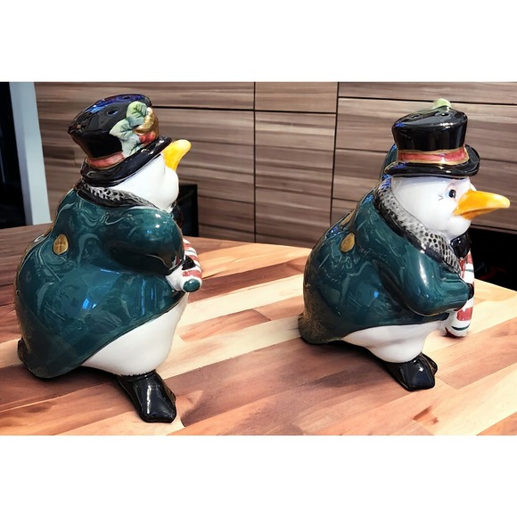 2005 Discontinued SNOW BUSINESS PENGUINS S/P SHAKERS by Fitz and Floyd - Picture 5 of 7